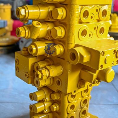 PC160LC-7 PC160-7 Kontrol Valfi Kazıcı Komatsu, 723-57-16100 Kazıcı Ana Parçaları