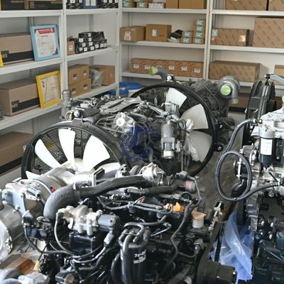 Yeni orijinal ISUZU 4JJ1 motor montajı Hitachi SANY Sumitomo kazıcı parçaları için dizel motor