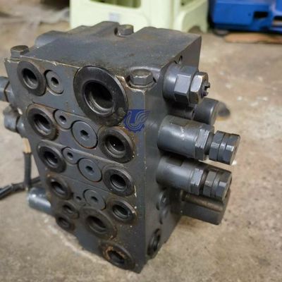 723-82-31100 7238231100 723-82-30100 Komatsu için FD35/40-10 FD35Y/40Y-10 FD40Z-10 FD45-10 Forklift PARTS Hidrolik Ana Kontrol Valfı Son Alım piyasası Orijinal